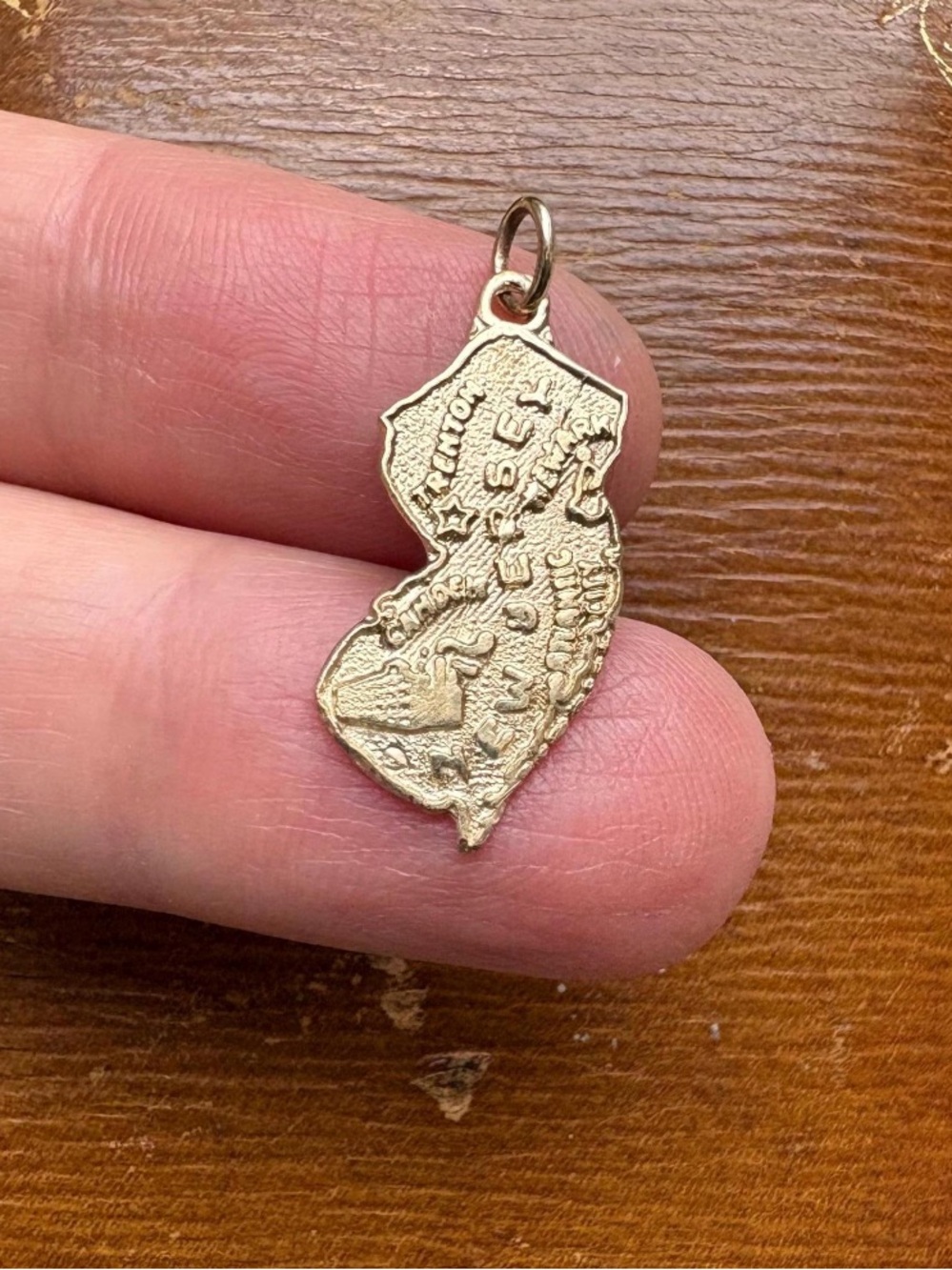 Vintage 14K 585 Yellow Gold New Jersey NJ State Pendant Charm - Picture 5 of 9